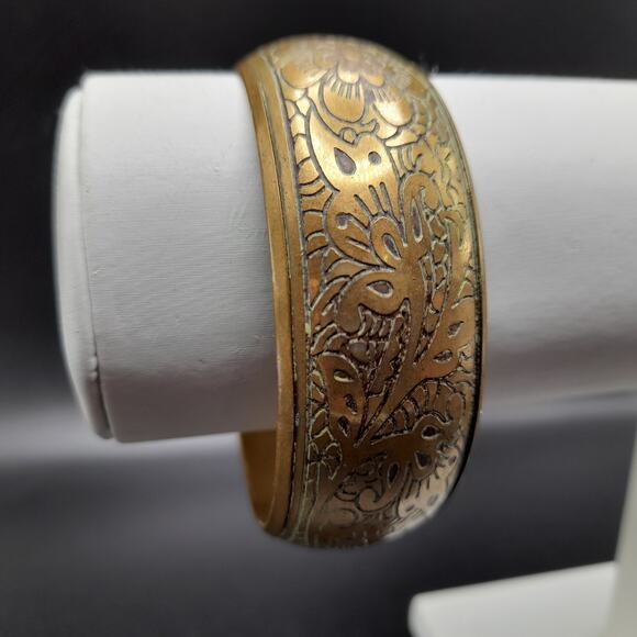 Vintage Brass Floral Wide Bangle Bracelet, 8", Etched Flowers - Picture 8 of 12